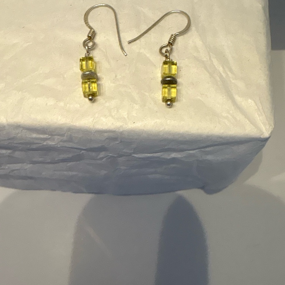 Fashion Earrings - Picture 1 of 1